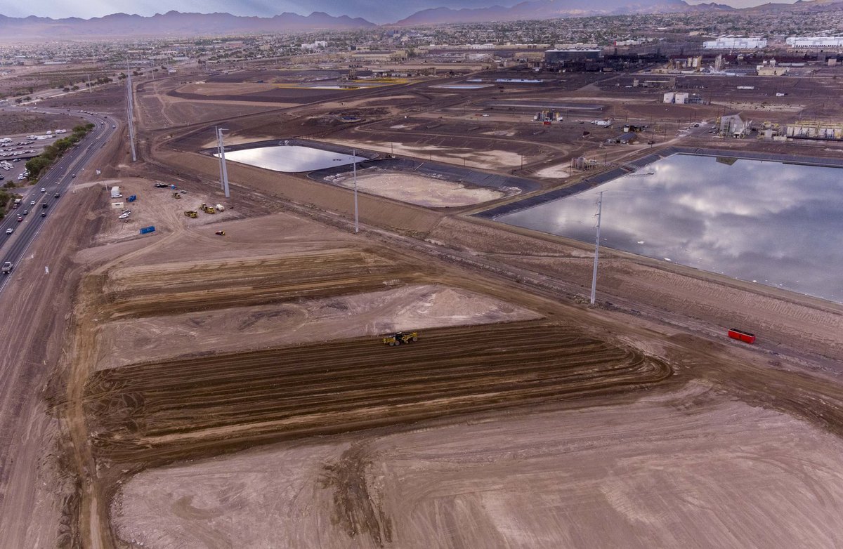 _LMConstruction's tweet photo. 🔨 Warm Springs Industrial 🔨

One of our biggest projects yet, spanning ±500,000 sf. Feat. 6 buildings with a variety of sizes and specs, this site is a marvel of modern industrial design.  Stay tuned for more updates on this monumental venture!

https://t.co/QwLb7uaacA https://t.co/qA2utdMnXy