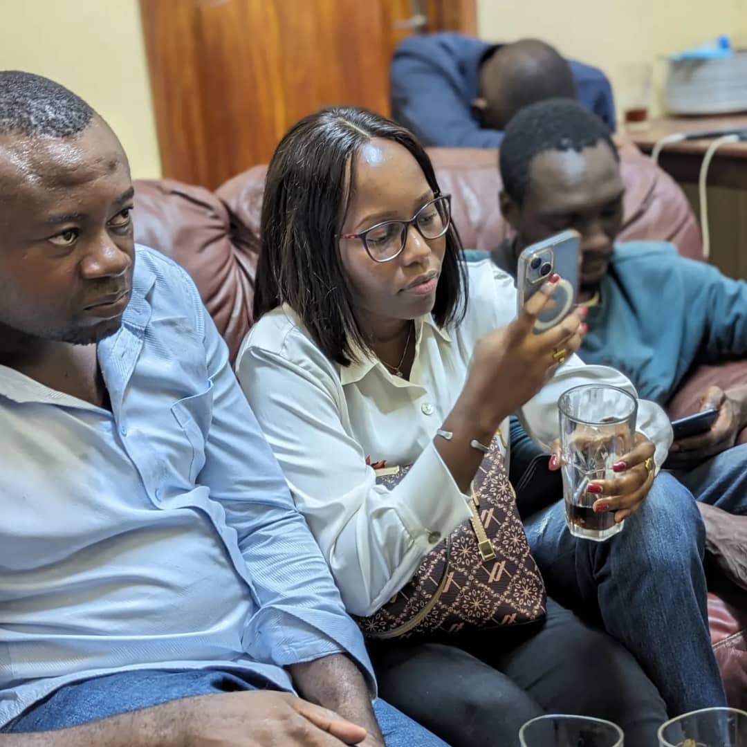 3eme_PIE's tweet photo. Hello la famille... j'espère que vous êtes en forme😏🙏🏾...  
Nous ici ça vas plutôt bien👌🏾🙏🏾

Bref😅... Entre autre Comme il est de coutume... La 3e PIE a effectué sa rencontre mensuelle marquant la 8e assemblée du cycle en cours, du côté de simbock dans la ville de Yaoundé👌🏾. https://t.co/zD7iY8Ia7s