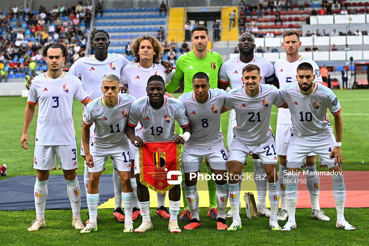 PhotoStockaz's tweet image. AVRO-2024: Azərbaycan - Belçika matçı

📸 Ətraflı: photostock.az/media/64FC9802…
 
#futbol #avro2024 #oyun #futbolçu #top #stadion #dalğaarena #arena #matç #azərbaycanmillisi #futbolmeydançası #affa #başməşqçi #qapıçı #hakim #müdafiəçi #hücumçu