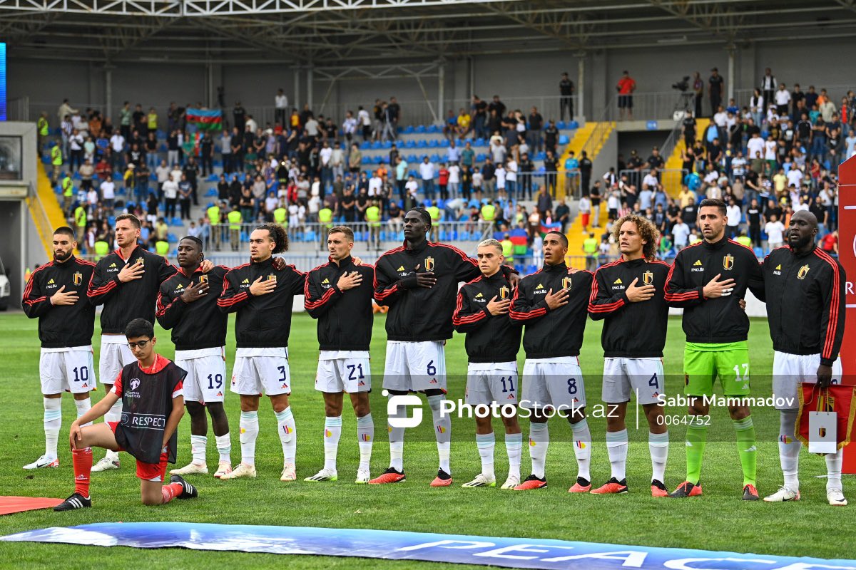 PhotoStockaz's tweet image. AVRO-2024: Azərbaycan - Belçika matçı

📸 Ətraflı: photostock.az/media/64FC9802…
 
#futbol #avro2024 #oyun #futbolçu #top #stadion #dalğaarena #arena #matç #azərbaycanmillisi #futbolmeydançası #affa #başməşqçi #qapıçı #hakim #müdafiəçi #hücumçu