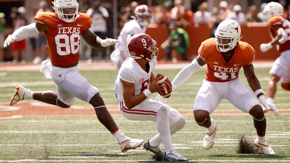 #AGTG Blessed to receive an Offer from @CoachK_FBCoach at The University of Texas🤘🏾 @Cocoa_Schneider @J55FoFo @mdiesel321 @OfficialAthlete @CocoaFootball @BHoward_11 @larryblustein @Rivals @RivalsFriedman @247Sports @SWiltfong247 @adamgorney