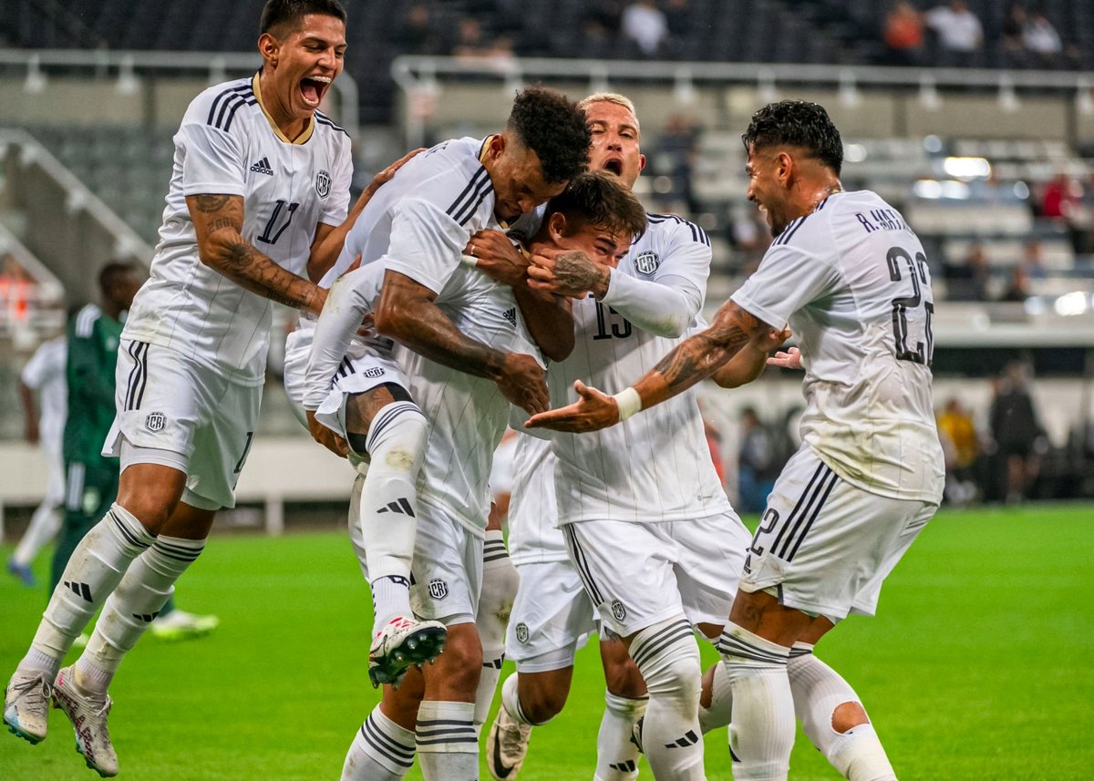 𝐒𝐢𝐞𝐦𝐩𝐫𝐞 𝐬𝐞𝐫á 𝐮𝐧 𝐡𝐨𝐧𝐨𝐫 👊🏼🛡️

𝐏𝐔𝐑𝐀 𝐕𝐈𝐃𝐀!!  🇨🇷 <a href="/fedefutbolcrc/">FCRF 🇨🇷</a>