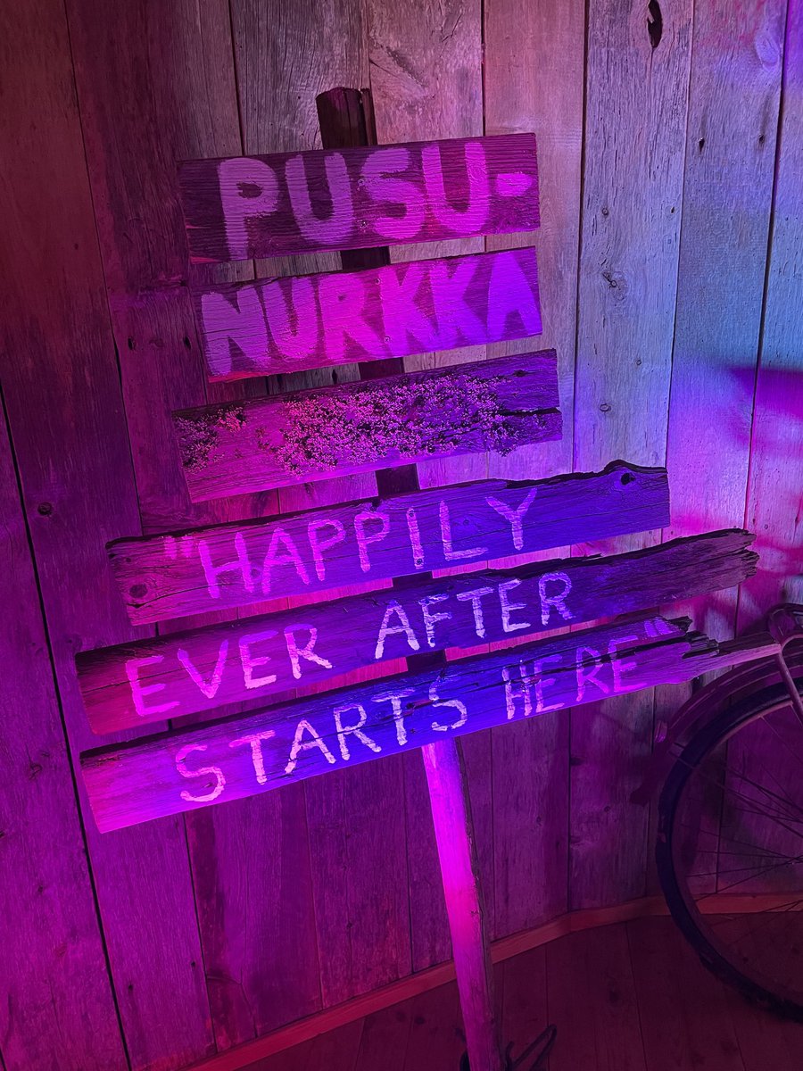 AnssiRuuhikorpi's tweet photo. Rouvan kanssa humpalla Nostalgiatanssit paikka muumaa eli ent.Merikievari. Täällä tavattiin 32vuotta sitten♥️
Lavatanssit♥️
#merikarvia #merikievari #lavatanssit #muumaa #Nostalgiatanssit https://t.co/xlwrJ04brl