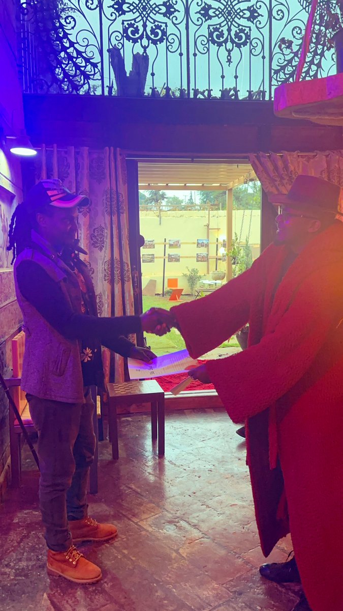 dnahinga's tweet photo. Our Vision at @PodCityKe and @UjenziBora is to Design, Cost and Build Houses that support Living the Good Life.
This is not possible if we leave behind our most trusted Fundis.
Today, at #BuildYourFirstHome Mjengo Event, I handed over Two Title Deeds to our most trusted and diligent Supervisors Mr. Alex and Ras Gabriel.
Onwards and Upwards to Property Ownership! Viva π¦
π§±βΌοΈ
~ Ja Mjengo
@vickeyndungu @brian_mwai3 @jo_audi1 @PodCityKe @UjenziBora @ArchNgure