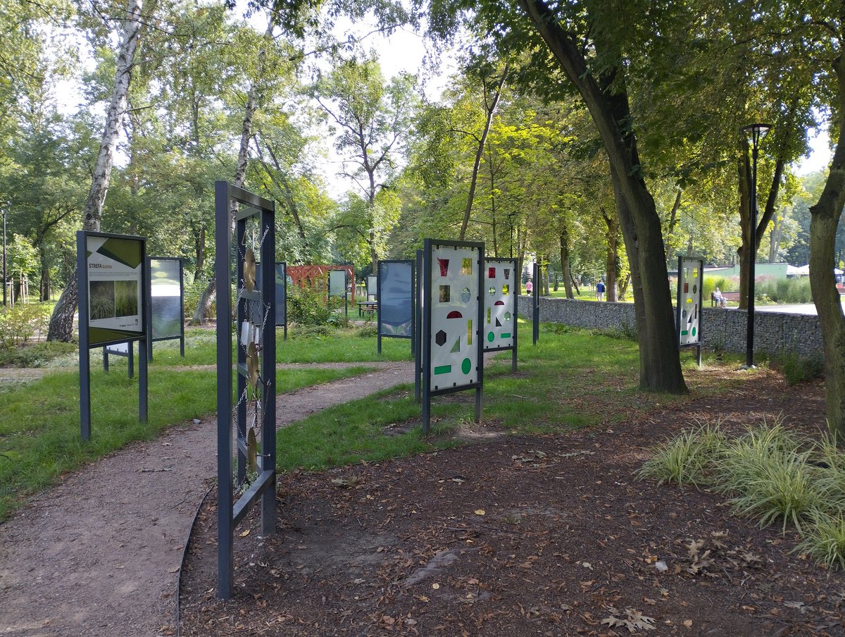 BrudnyK's tweet photo. #Mysłowice Park Zamkowy
#Wilq tego nie lubi😉😁 https://t.co/0jitN2MsKh