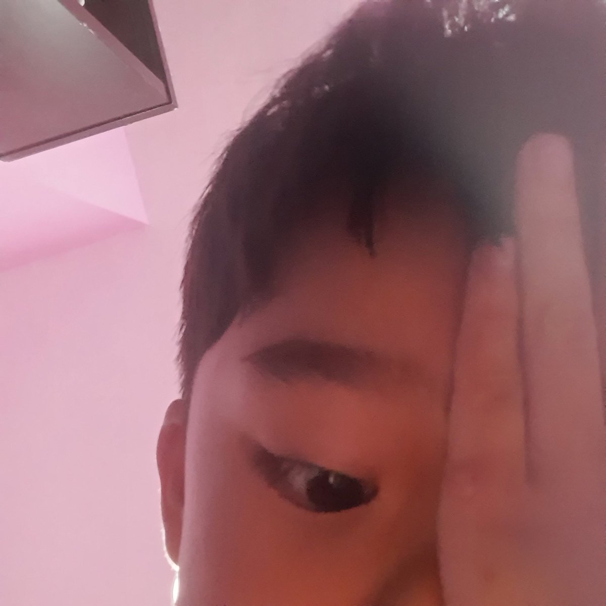 ChristianiFilia's tweet photo. Hasil abang selfie.. galery mama penuh ya hasil jepret abang.. https://t.co/7wulg9kPIV