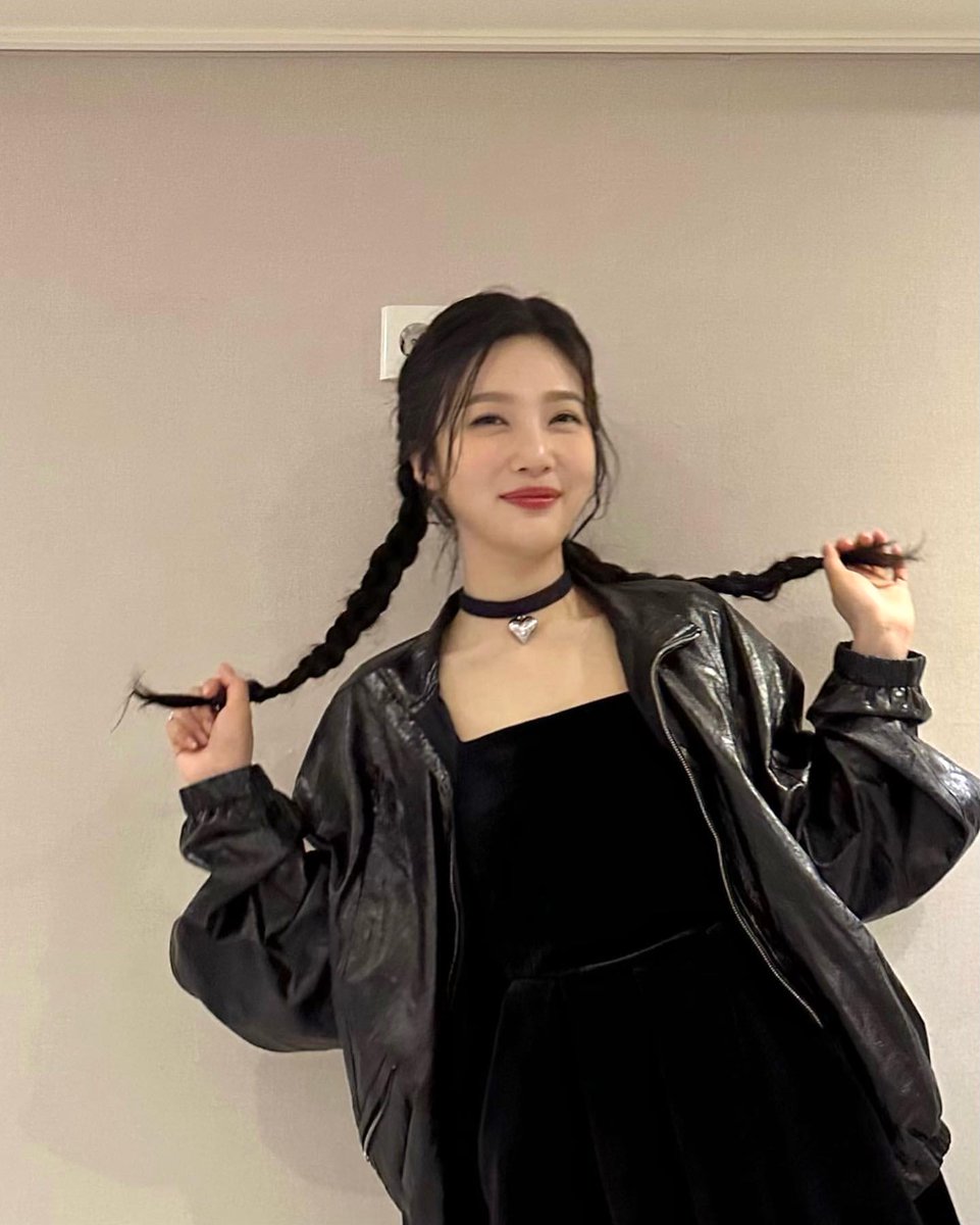 parkjoybrasil's tweet photo. [#IG] 09.09.23 - Atualização de Joy (_imyour_joy).  (2/2)

"Aí está de novo... 😅🖤"

#JOY #조이 #RedVelvet #박수영
@RVsmtown https://t.co/ipetMZpfCW