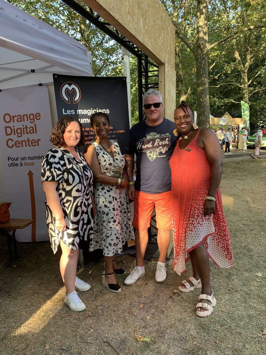PhilippeWolak's tweet image. Merci à la team @AmbOrange @OrangeIDF présente ce jour sur le festival #ParisParadis @le_Parisien. Des enfants qui se sont pris au jeu d’énigme « les Magiciens du Numérique » #Cyberharcelement @eenfance cc @SeveGuillemet @DNICOUE @EdwigeTouzey @Aurelie_Hurtado @Orange_France