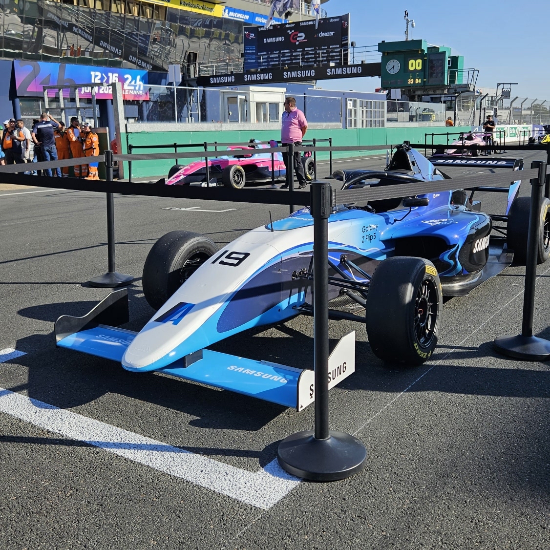 En direct du #GPExplorer2 🏎️

Notre gamos est prêt, on se retrouve sur la piste.