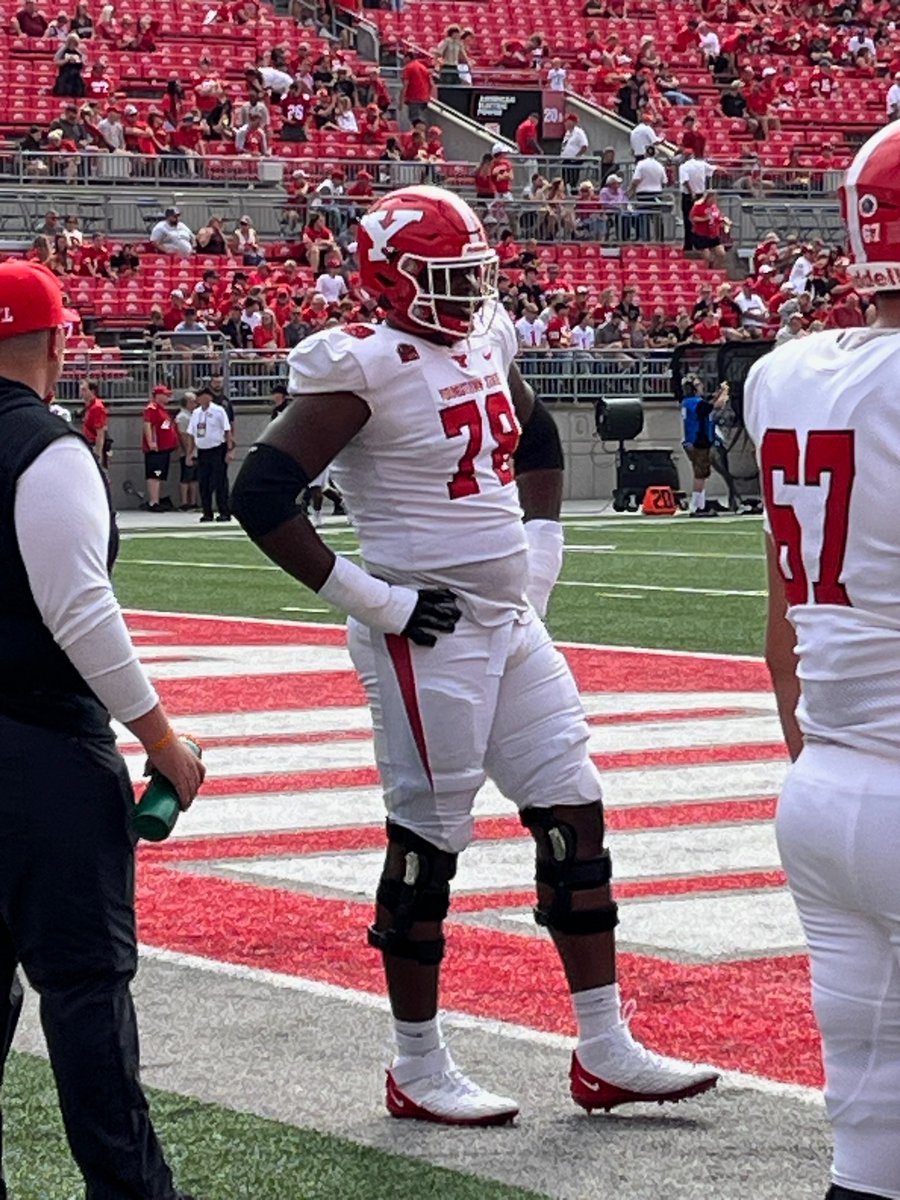 CoachVanderink's tweet photo. Former Roosevelt player Desmeal Leigh only played one year of football and now starting at LT for Youngstown State vs Ohio State.  Proud coach! @DesmealLeigh https://t.co/PuY9HeswsB