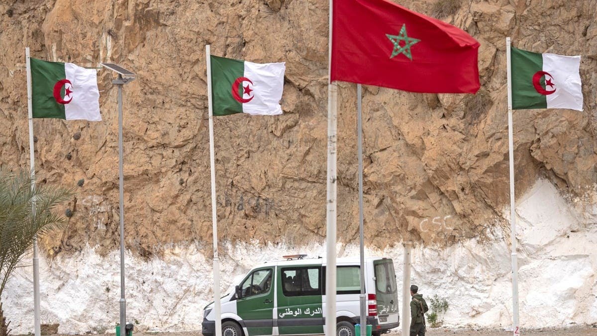 NelomonMX's tweet photo. JUSTO EN: 🇩🇿 #Argelia, que había cortado #relaciones #diplomáticas con su vecino, #ofrece abrir su espacio aéreo para #permitir vuelos #humanitarios y de #evacuación hacia y desde 🇲🇦 #Marruecos. https://t.co/gwFNR9Gmbl