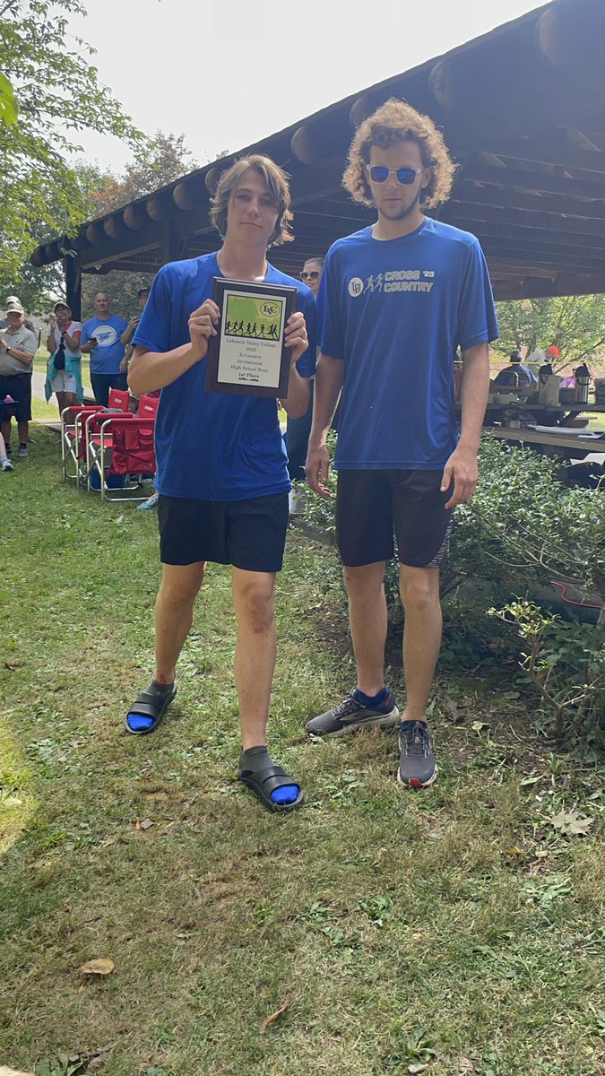 LDFalconsXC's tweet photo. HUGE day for the the #LDXC squad! Both boys and girls walked away with the overall team titles! 

Congrats to sophomore Nate McKelvie for his 9th place finish and a new PR of 16:40. 

Congrats to senior Taylor Atkinson for her 2nd place finish and new PR 19:34! 

#onwardfalcons https://t.co/9duUPmGgEe