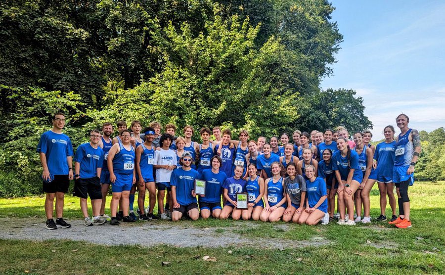 LDFalconsXC's tweet photo. HUGE day for the the #LDXC squad! Both boys and girls walked away with the overall team titles! 

Congrats to sophomore Nate McKelvie for his 9th place finish and a new PR of 16:40. 

Congrats to senior Taylor Atkinson for her 2nd place finish and new PR 19:34! 

#onwardfalcons https://t.co/9duUPmGgEe