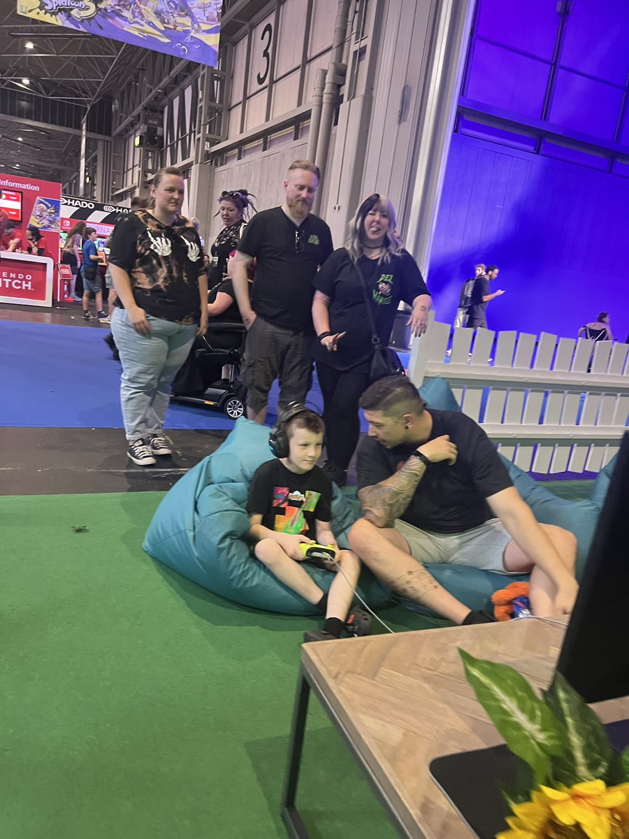 What a great day at <a href="/IGFestUK/">Insomnia the Gaming Festival</a> we’ve had even got to meet up with the legends finally