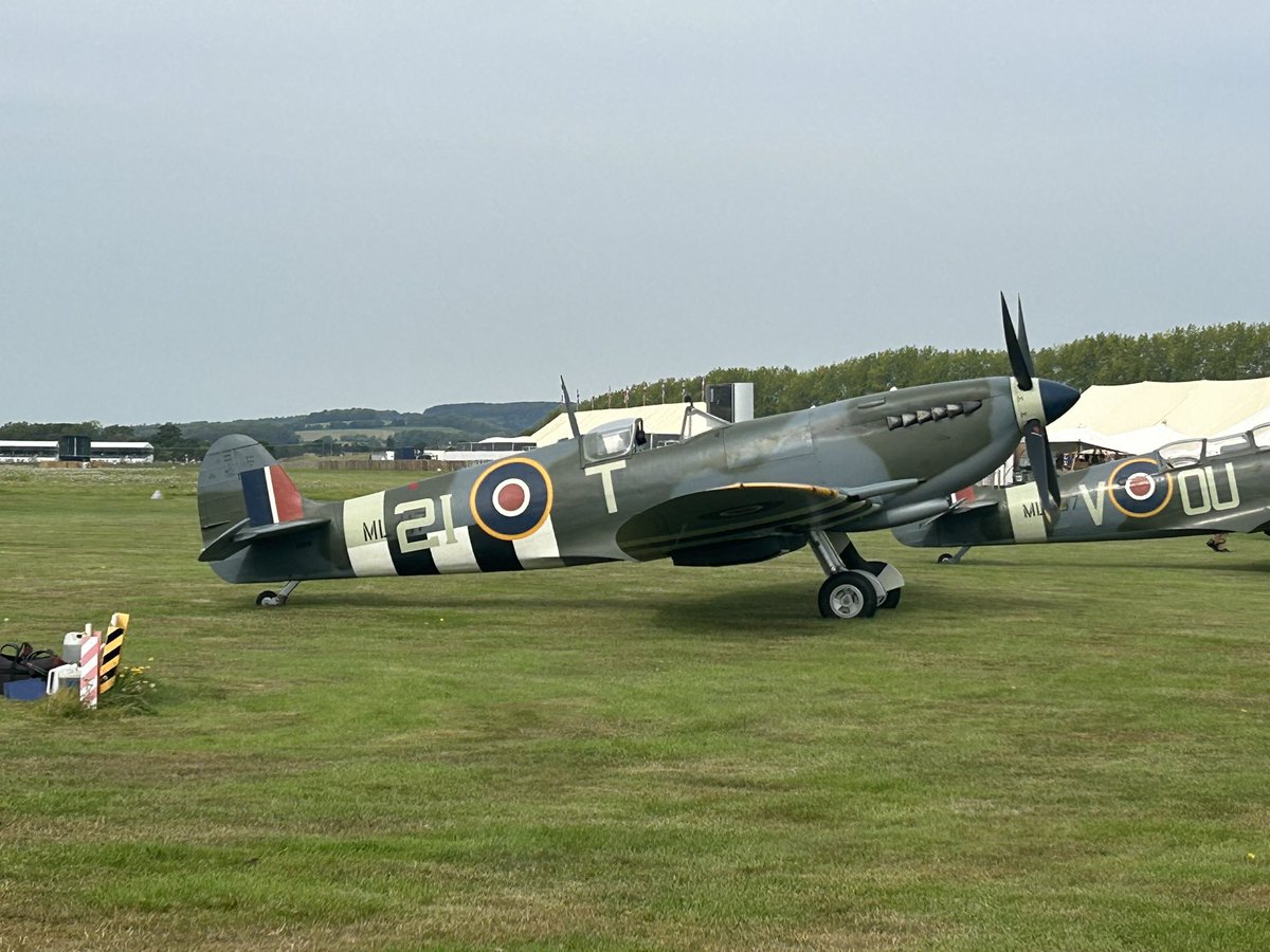 WarbirdTails's tweet photo. Great to be back @goodwoodrevival yesterday. You can’t beat the access offered to such a diverse range of aeroplanes! Lovely to see Spitfire ML417 making its re-debut post restoration. Couldn’t resist posting a few phone photos! https://t.co/lrNXjTaVfd