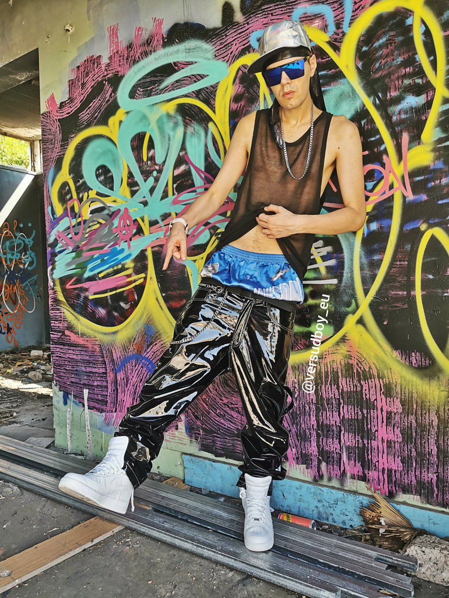 VersusboyEU's tweet photo. You know what to do! 😈👅
Sagging my PVC PSYCHE baggy pants by @karabro912997
#karambro #BaggyJeans #baggypants #sagger #sagginglow #pvcpants #badboysforlife #thuglife #gaythug #pvcfetish #baggysagging #satinboxers https://t.co/xoMW50X8RB