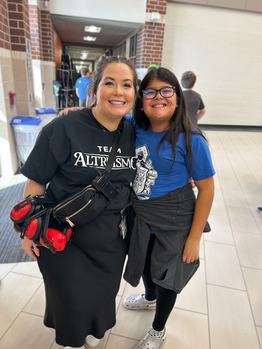 Sarah Raycroft tweet media