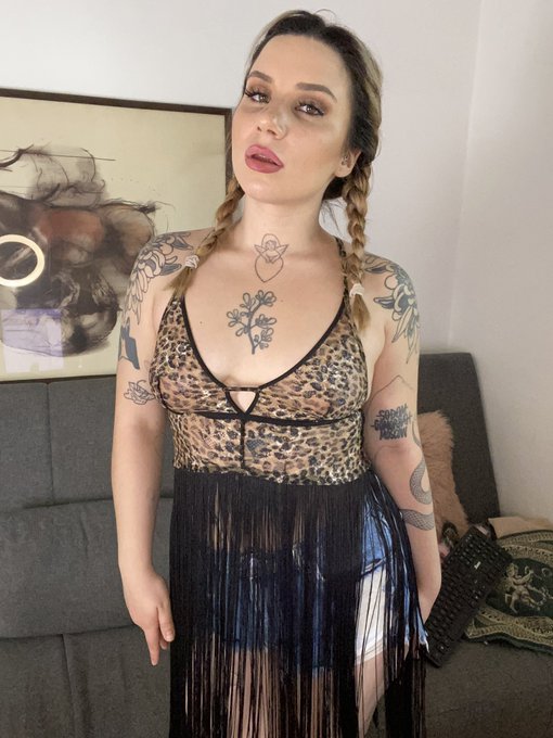 I can fit in my old clothes again! Wow #camgirl #denim #jeans https://t.co/eNVKDfEv3B<a href="/tag/camgirl"class="tags">#camgirl</a><a href="/tag/jeans"class="tags"><span>#jeans</span></a><a href="/tag/denim"class="tags"><span>#denim</span></a>