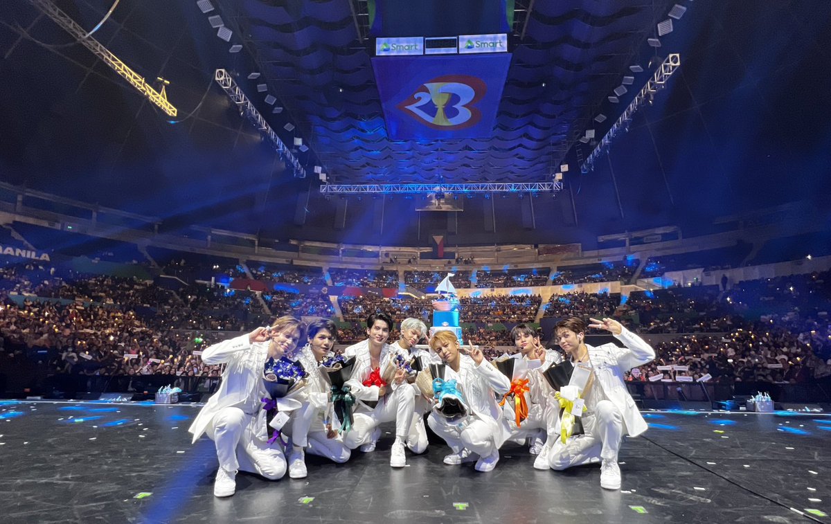 <a href="/HORI7ONofficial/">HORI7ONofficial</a> <a href="/JeloMantaring/">Jelo Mantaring</a> <a href="/dnmentph/">DNM Entertainment</a> <a href="/HorizonOfficial/">ItZHoRiZoN SaNiTy</a> <a href="/angelamarieng/">Angela Ng</a> <a href="/offclLapillus/">Lapillus OFFICIAL</a> What a night! ✨

After a 3-hour show, <a href="/HORI7ONofficial/">HORI7ONofficial</a> thanks ANCHORs for their constant support. 

The group will still be in the country for promotional activities. bit.ly/3PwvtK1 | <a href="/angelamarieng/">Angela Ng</a>

📸 <a href="/dnmentph/">DNM Entertainment</a> 

#HORI7ON_1STCON #Friend_SHIP #VoyageToManila