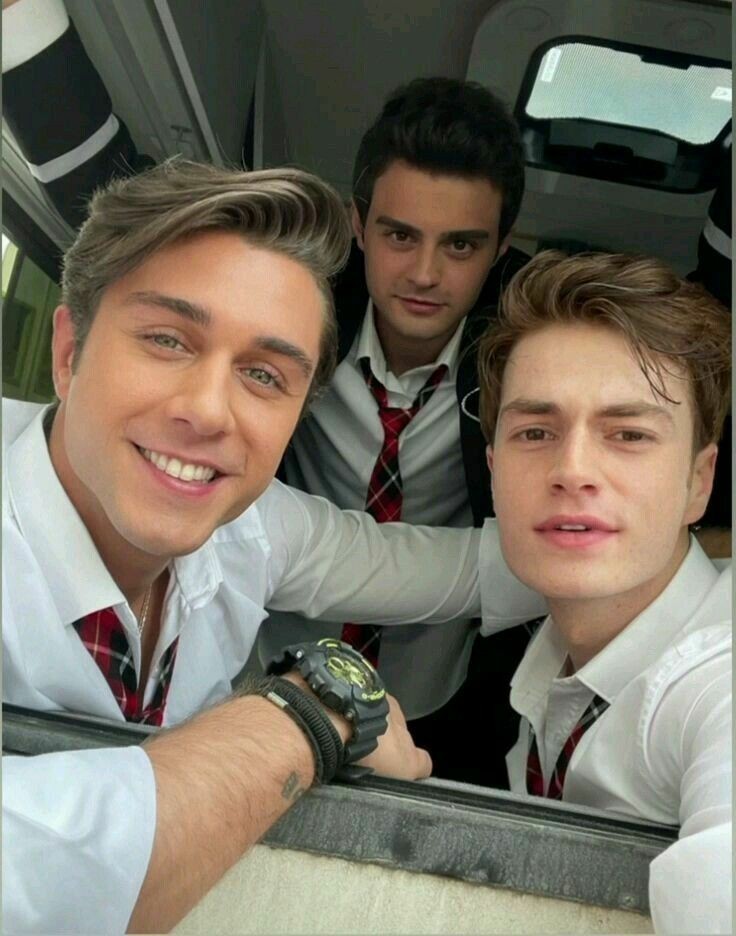 OmerHermanos's tweet photo. BirRüyaydın AsDor 

💔🕊

#Asdor #OnYaz #OmDor #Kardeslerim https://t.co/vTX0ZGx3On