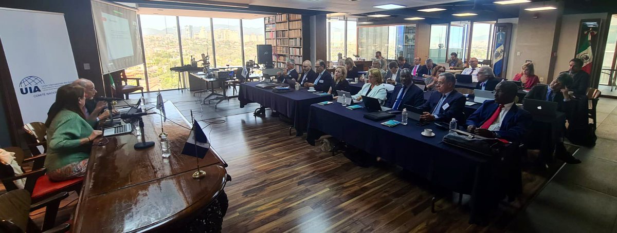 Consejo de Presidencia de la <a href="/UnionIntAvocats/">UIA</a> en la sede del <a href="/INCAM_Abogados/">Colegio de Abogados</a> 
#UIA #México 
#Abogacía