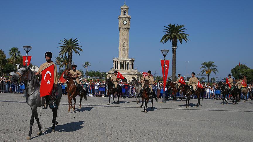 farukmalik1's tweet photo. 9 Eylül 1922'de İzmir, düşmana son darbenin vurulduğu ve Büyük Taarruz'un zaferle sonuçlandığı yer oldu.
Ayrıca bugün de benim doğum günüm (9 Eylül 1950). Doğum günümü kutlayan bütün eş dost arkadaşlarıma kucak dolusu sevgiler, iyi ki varsınız teşekkür ederim https://t.co/sXnnMOGoY8