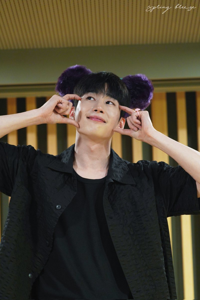 230909 마뮤테

인간포야 제대로 포토타임 🍇 

#한승우 #승우 #HANSEUNGWOO #SEUNGWOO