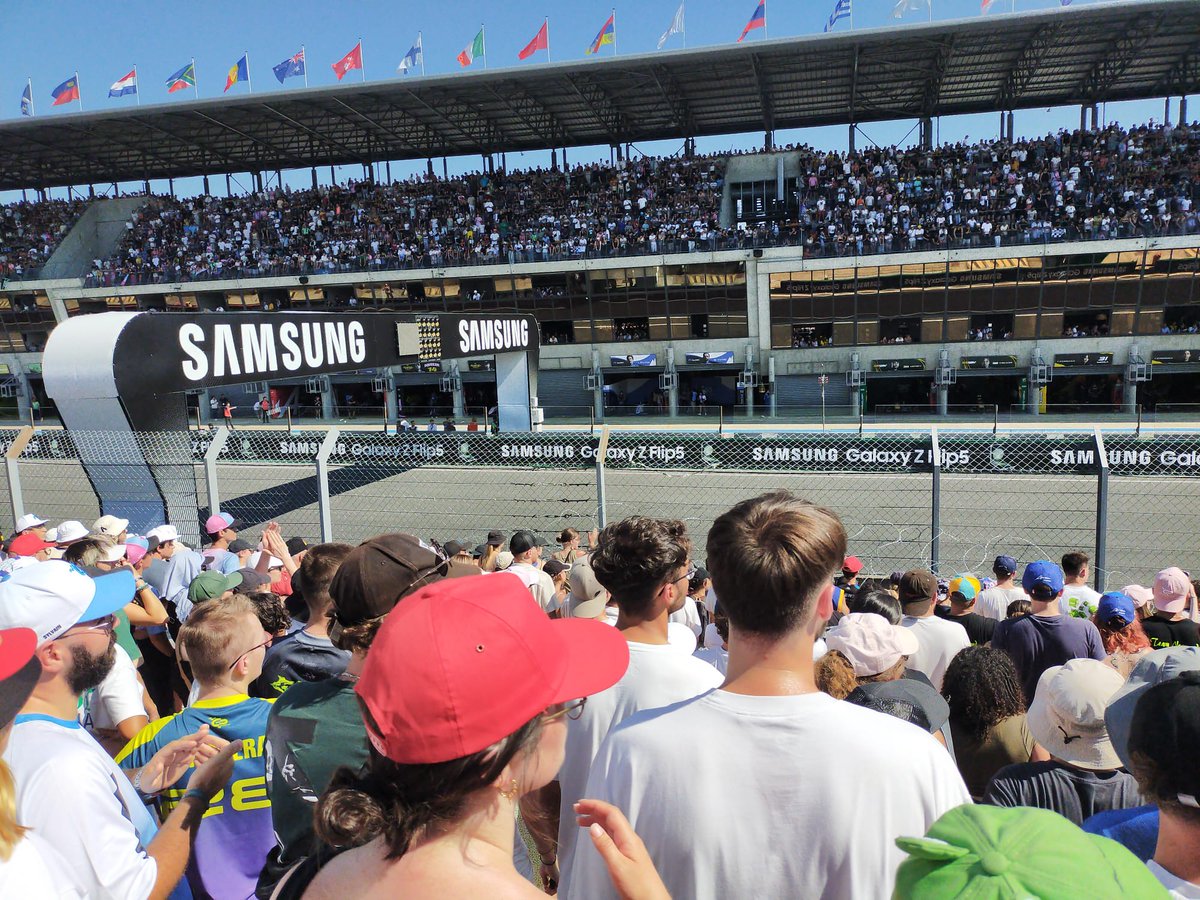 PascalBudor's tweet image. En direct du GP Explorer, à Le Mans, 34 degrés à l&apos;ombre !
#pascalbudor #l
🇨🇵🚗🚗🚗