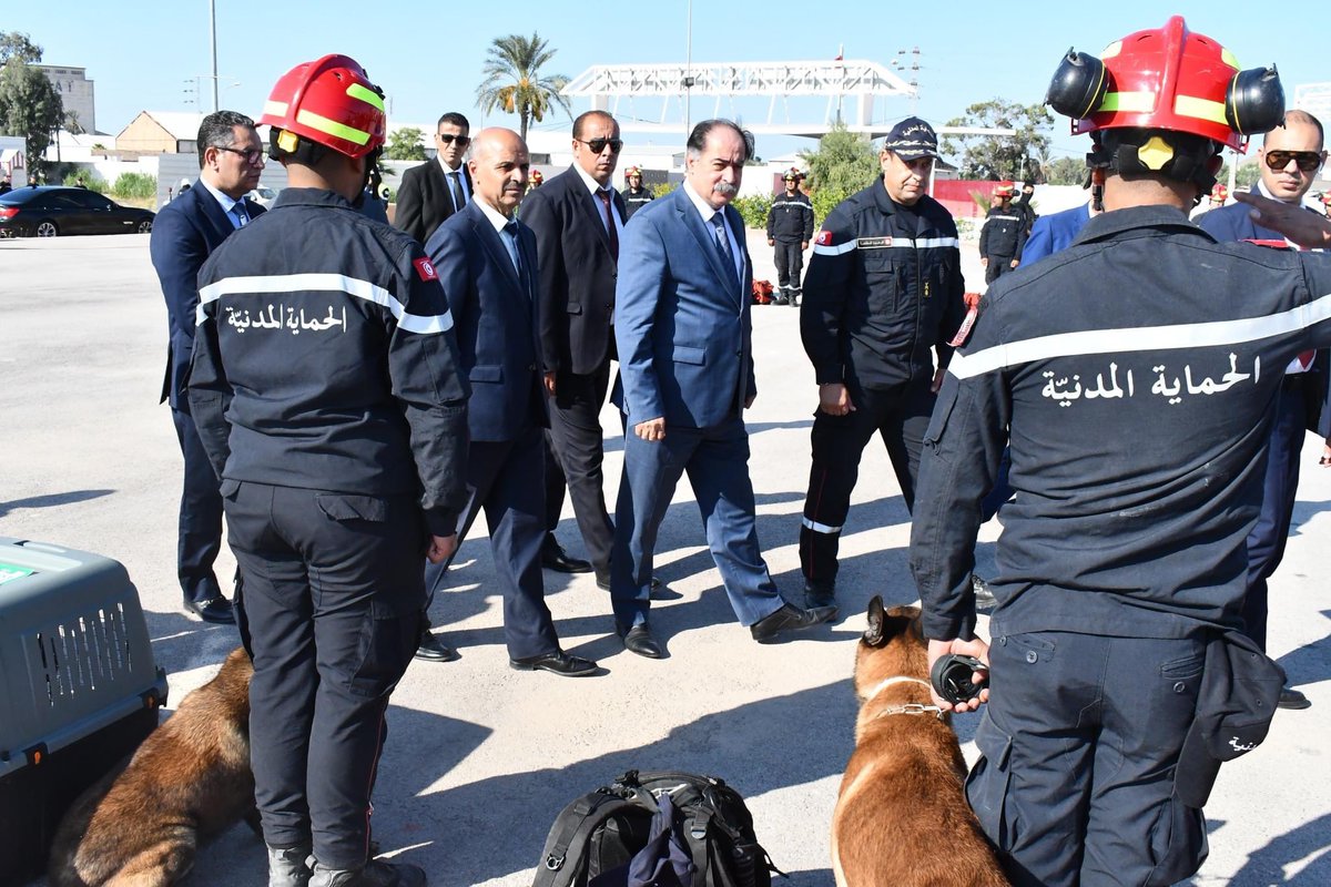 tounsiahourra's tweet photo. فرق الإنقاذ والإغاثة التونسية تتجه إلى #المغرب لنجدة الشعب المغربي إثر الزلزال العنيف الذي ضرب المملكة #تونس #زلزال_المغرب #earthquake https://t.co/s4e4MMPisq