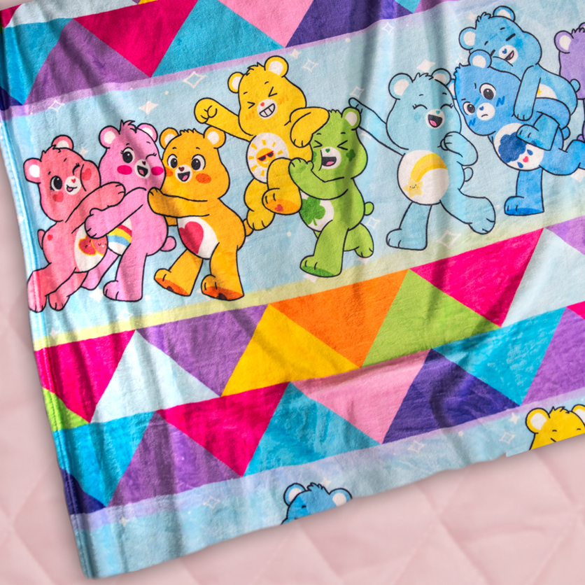 yoursleepsquad's tweet photo. Embrace the Love on Care Bears Day!💕✨

@carebears #carebearsday #carebears #carebearsunlockthemagic #grumpybear #bedtimebear #cheerbear #blanket #yoursleepsquad https://t.co/Xj4iUoGLki