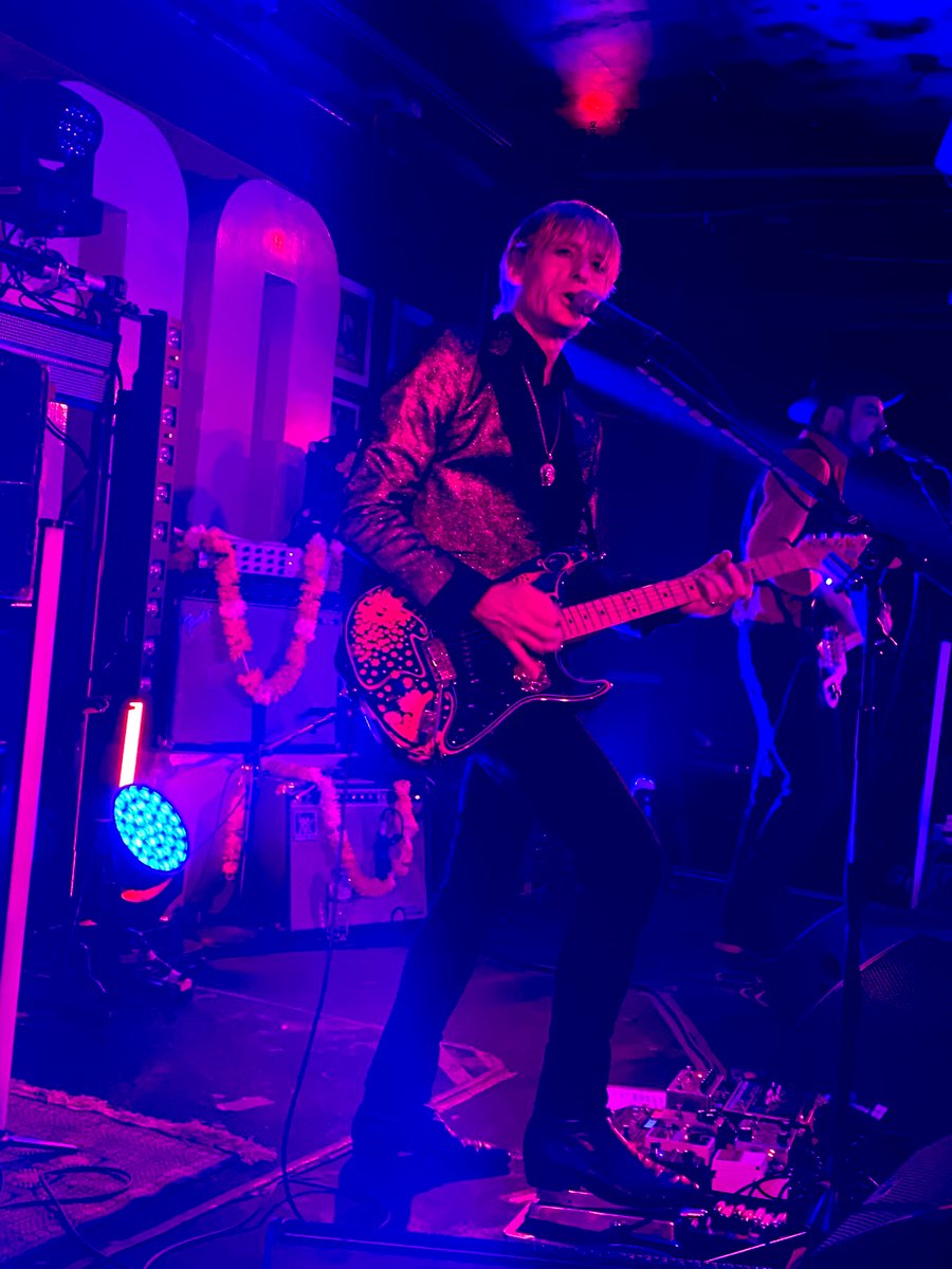 eledow's tweet photo. @kulashaker you were awesome #club100 I relived my teenage dream once again!  Now I get to introduce my offspring to the joy of your music.  I can’t wait to watch you guys again. London loves you ❤️
#musicislife #love #uplifting #feelgood https://t.co/ovgZu4HdXq
