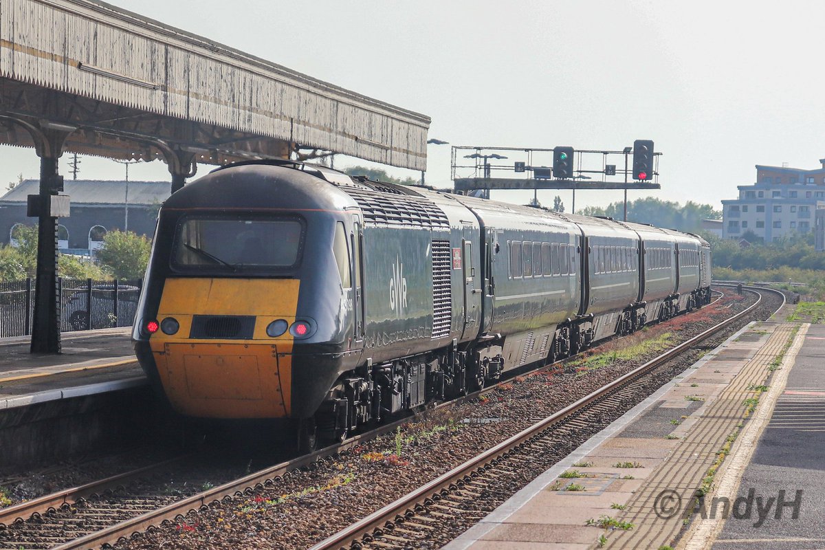 holtona72's tweet photo. My first #CastleSet of the week after taking the overnight sleeper to Plymouth on Tuesday night, this was 43162 &amp; 43098 on 2U10 05.40 Penzance Cardiff Central seen an hour or so after daybreak at Plymouth &amp; about 90mins later at Taunton. #GWR #HST 6/9/23 https://t.co/piH0kH3zhH