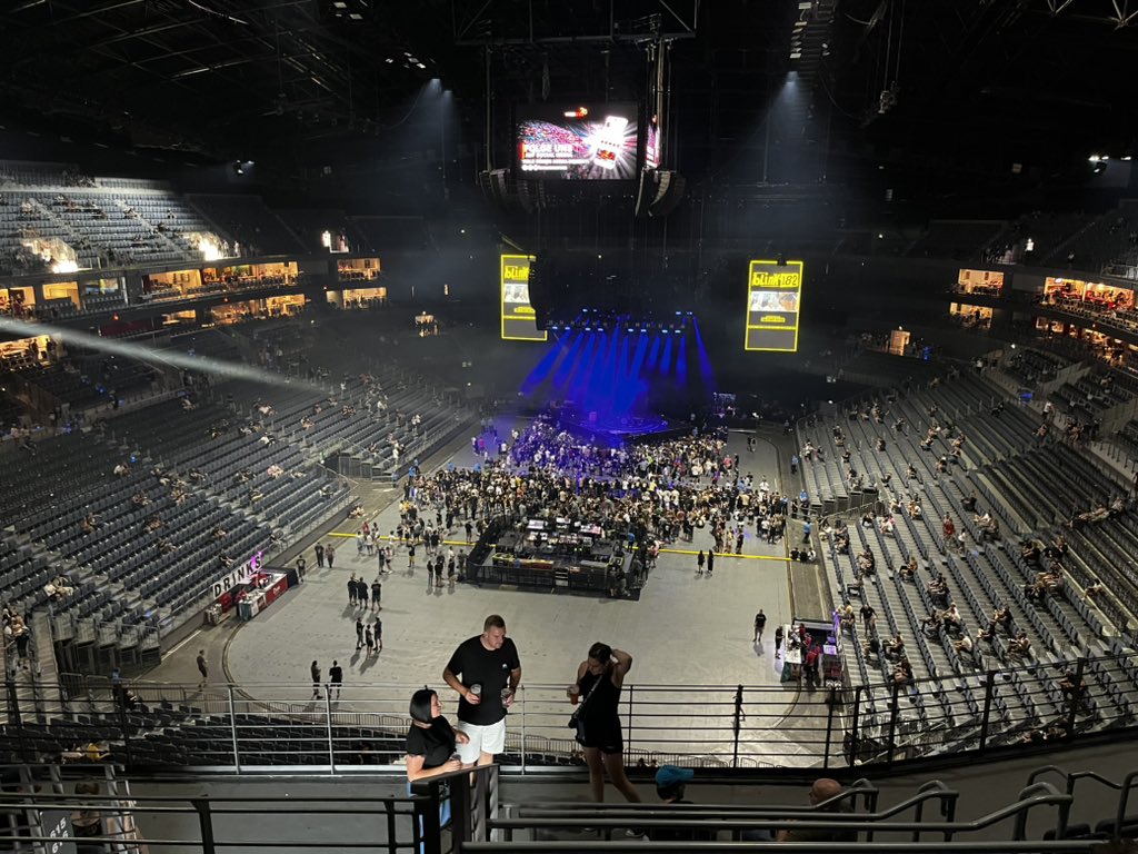 SixFold666's tweet photo. Einmal Kindheitserinnerung 🥰 #blink182 https://t.co/WUJ64VlYyz