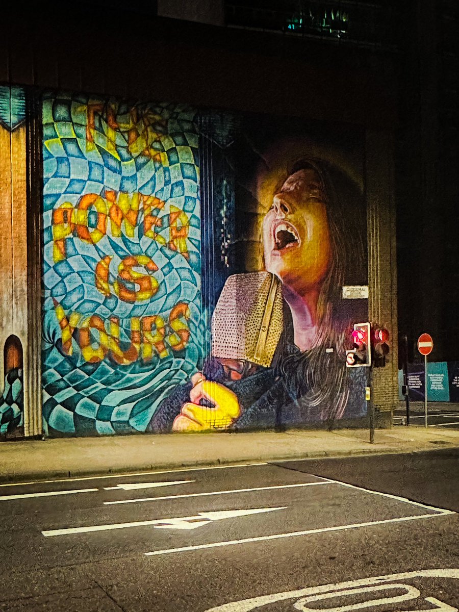 Jason_Peter_'s tweet photo. โThe future is ours to change.โ
Stopped for a better look at this #GableEnd mural in Glasgow last night - incredible detail & powerful messaging.
Canโt wait to check out the others - helping ensure Scotlandโs young people with care experience are seen & heard. #KeepThePromise https://t.co/hRu1Qeq2cX