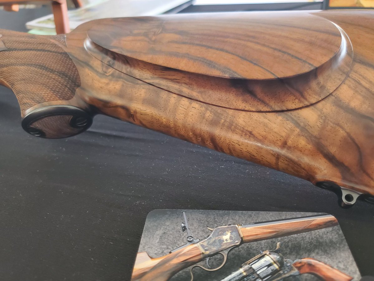 ACGGFoundation's tweet photo. Last day at the vintagers show in PA! This beautiful rifle was built by life members of the Gunmakers Guild Gary Goudy and Ross Billingsly! https://t.co/4FiJ0ESPBs