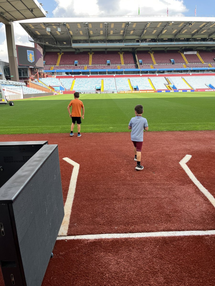 vickyprocter1's tweet photo. Brill tour of #AVFC today. Boys loved it and the tour guide was amazing https://t.co/u34Qb2skxF