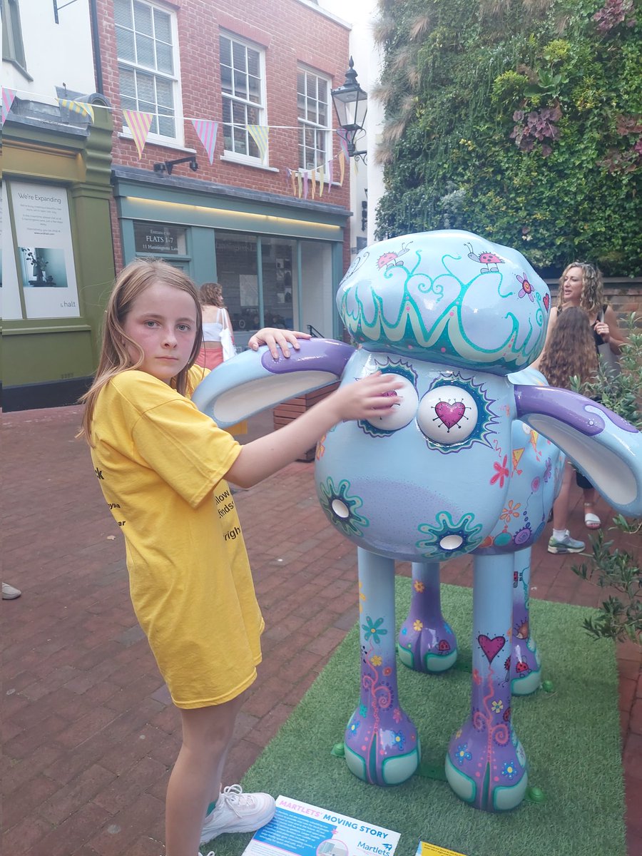 Happy planet! #BrightonFlock <a href="/shaunbythesea/">Shaun by the Sea</a> <a href="/martletshospice/">Martlets Hospice</a>