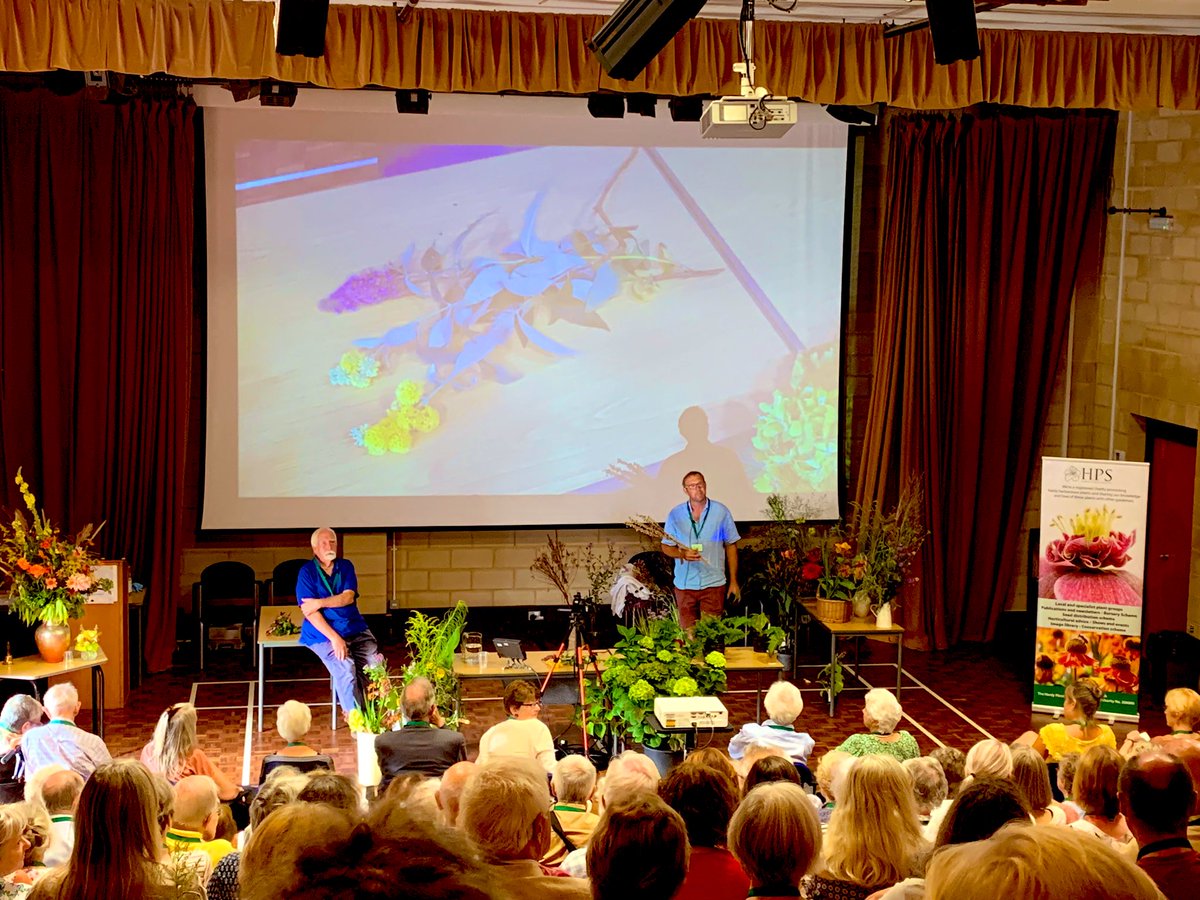 It was a pleasure to see Roy Lancaster, @JohnMGrimshaw, @CGFBrown & @stevenedney4 at @PershoreColWCG today for the HPS Annual Lecture Day and AGM. I must admit, a few plants were bought. Well ok, 9 were bought.