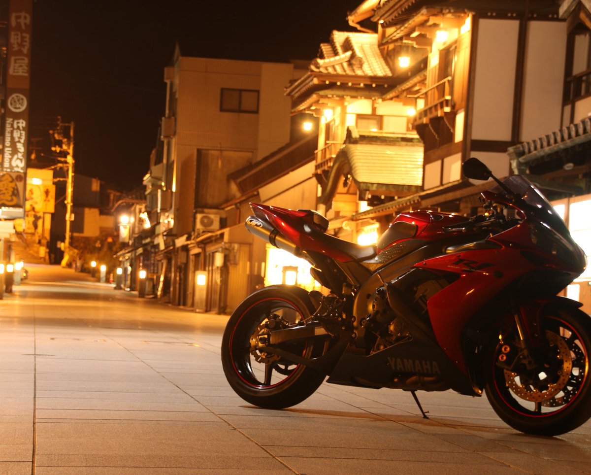 sunya_camera_'s tweet photo. YAMAHA YZF-R1

#YAMAHA 
#YAMAHAが美しい 
#YZF-R1 
#R1 https://t.co/GuJNqLtauW