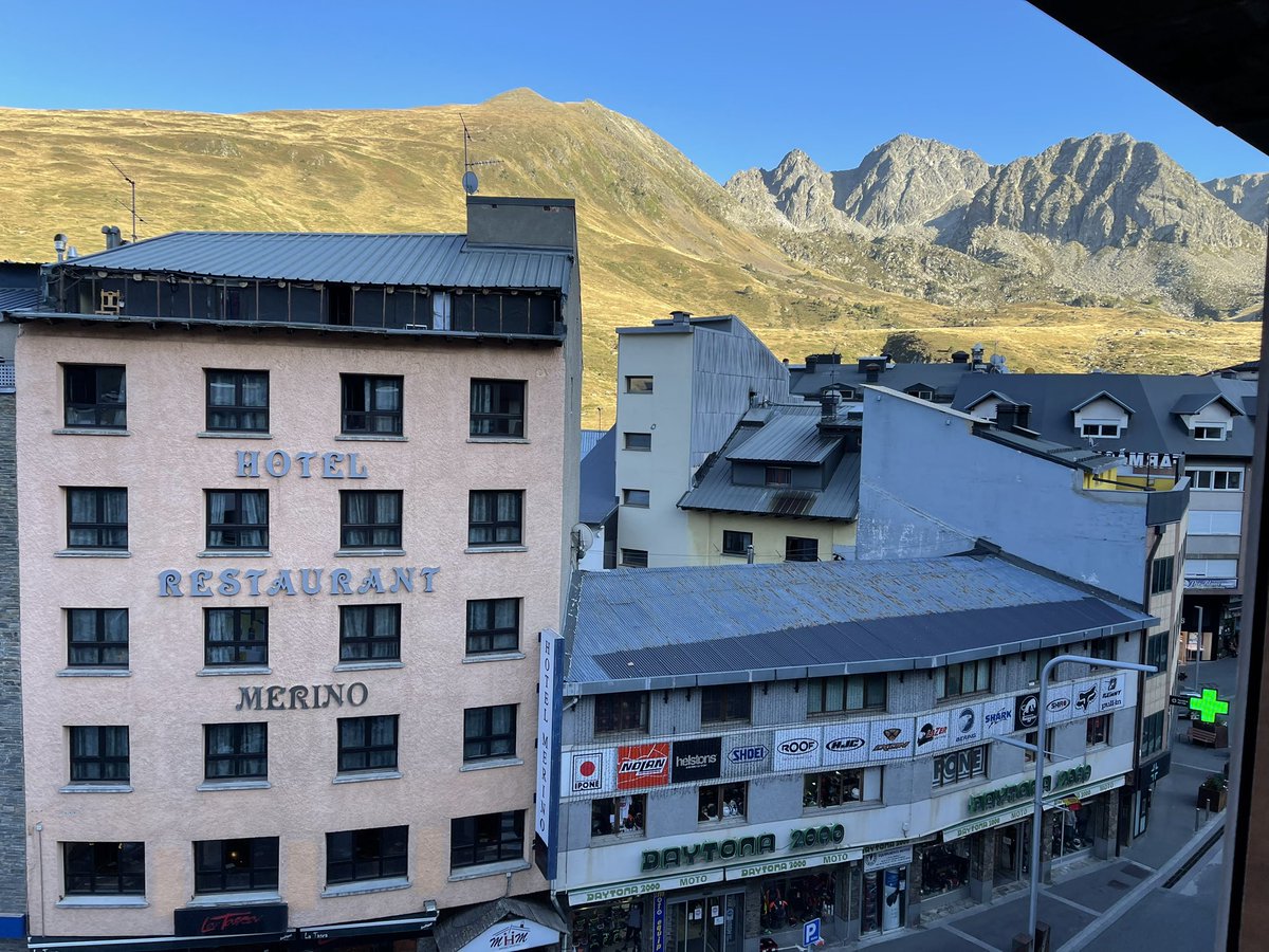 MrMangoRider's tweet photo. Hotel with a view @Terranova https://t.co/EogDDOIb3e