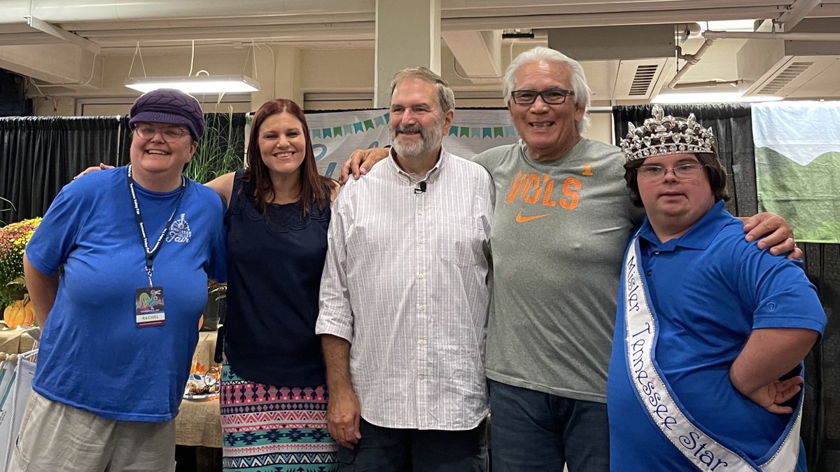 Had an amazing time at the Tennessee Valley Fair. 

In my official role as Mr. U. S. Star I got to give out awards and help with the “Fair Food Throw Down” contest. 

If you like funnel cakes, BBQ, ice cream, or corn dogs, this is the place to be! 

My friend, Ricky the Steamboat