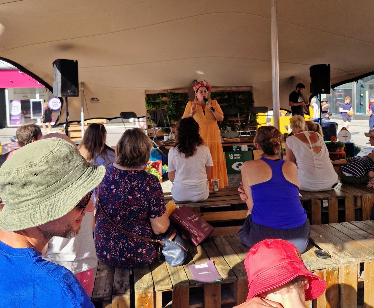 <a href="/MyWasteIreland/">My Waste Ireland</a> <a href="/giyireland/">GIY</a> <a href="/harvest_fest/">Harvest Festival</a> <a href="/SaorlaKK/">Saorla Kavanagh</a> <a href="/BioDataCentre/">Biodiversity Ireland</a> <a href="/sarahseagul/">Sarah</a> <a href="/mickkellygrows/">Mick Kelly</a> Finding magic &amp; medicine in the garden with the ebullient <a href="/feebatron/">Feebee The Forager</a>. Kids in the audience transfixed at the idea of eating daisies.

<a href="/harvest_fest/">Harvest Festival</a> 
#harvestfestival23