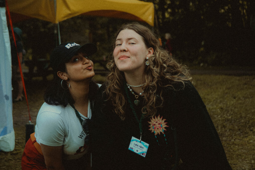 WE'RE HIRING⚡

R&amp;S is happy to be hiring thanks to NOHFC! We're looking for a Development &amp; Outreach Coordinator to join our team. Information on the position, salary, and how to apply through the linkbelow

riverandsky.ca/2023/09/06/now…
 
📸 Brandon Restoule