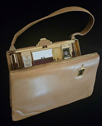 What's in Your Vintage Handbag? | Oh, for the Love of Vintage!