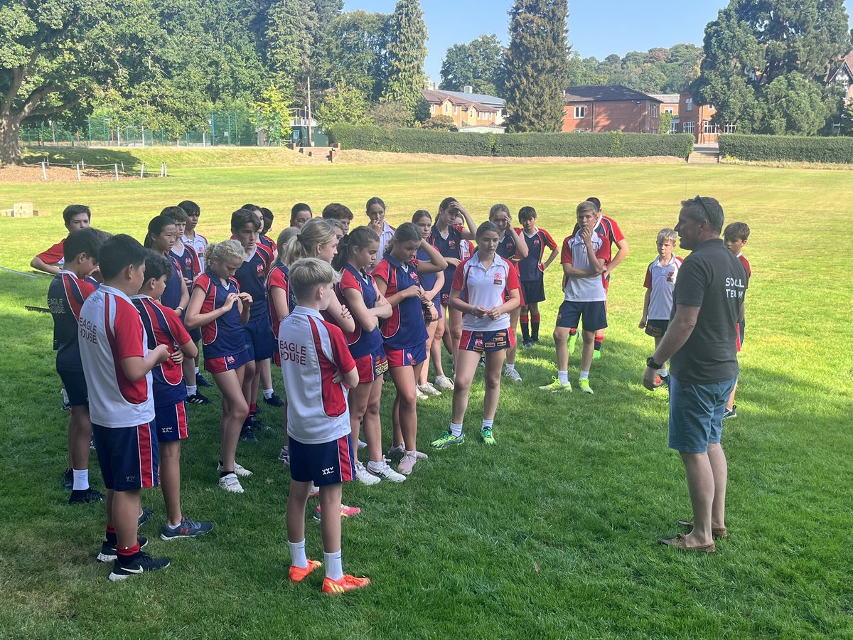 EHGoldenEagle's tweet photo. Lots of great activities this morning for Golden Eagle. Year 8s training in the Ozone, year 7s exploring the heath, year 6s life saving in the pool and year 5 at Horseshoe Lake. #outdoorlearning #communication #GoldenEagle https://t.co/nXlIAnobVH