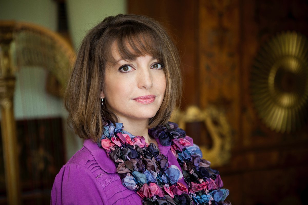 Exultate Singers (@exultatesingers) on Twitter photo Congratulations to <a href="/roxannapanufnik/">Roxanna Panufnik</a> whose Coronation Sanctus is being performed at the Last Night of the <a href="/bbcproms/">BBC Proms</a>!
Not to be outdone by King Charles, we've commissioned a new piece from Roxanna which we're premiering on Sunday 1st Oct at <a href="/stgeorgesbris/">St George's Bristol</a>
stgeorgesbristol.co.uk/whats-on/exult… Congratulations to <a href="/roxannapanufnik/">Roxanna Panufnik</a> whose Coronation Sanctus is being performed at the Last Night of the <a href="/bbcproms/">BBC Proms</a>!
Not to be outdone by King Charles, we've commissioned a new piece from Roxanna which we're premiering on Sunday 1st Oct at <a href="/stgeorgesbris/">St George's Bristol</a>
stgeorgesbristol.co.uk/whats-on/exult…