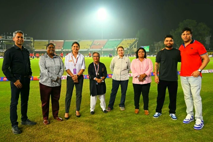 ReemaMalhotra8's tweet image. A conversation with great cricketing brains that inspires new ideas can be thrilling and entertaining 📸❤️ @t20uttarpradesh #neetudavid #ritede #akram @rinkusingh235