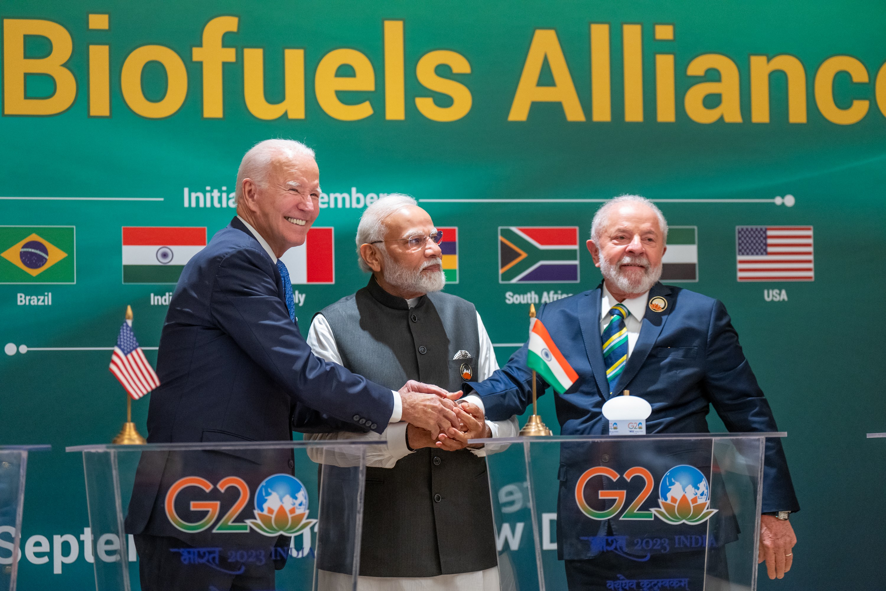 President Biden stands with leaders from India, Argentina, Brazil, Italy, Mauritius, and the UAE to launch the Global Biofuels Alliance.

