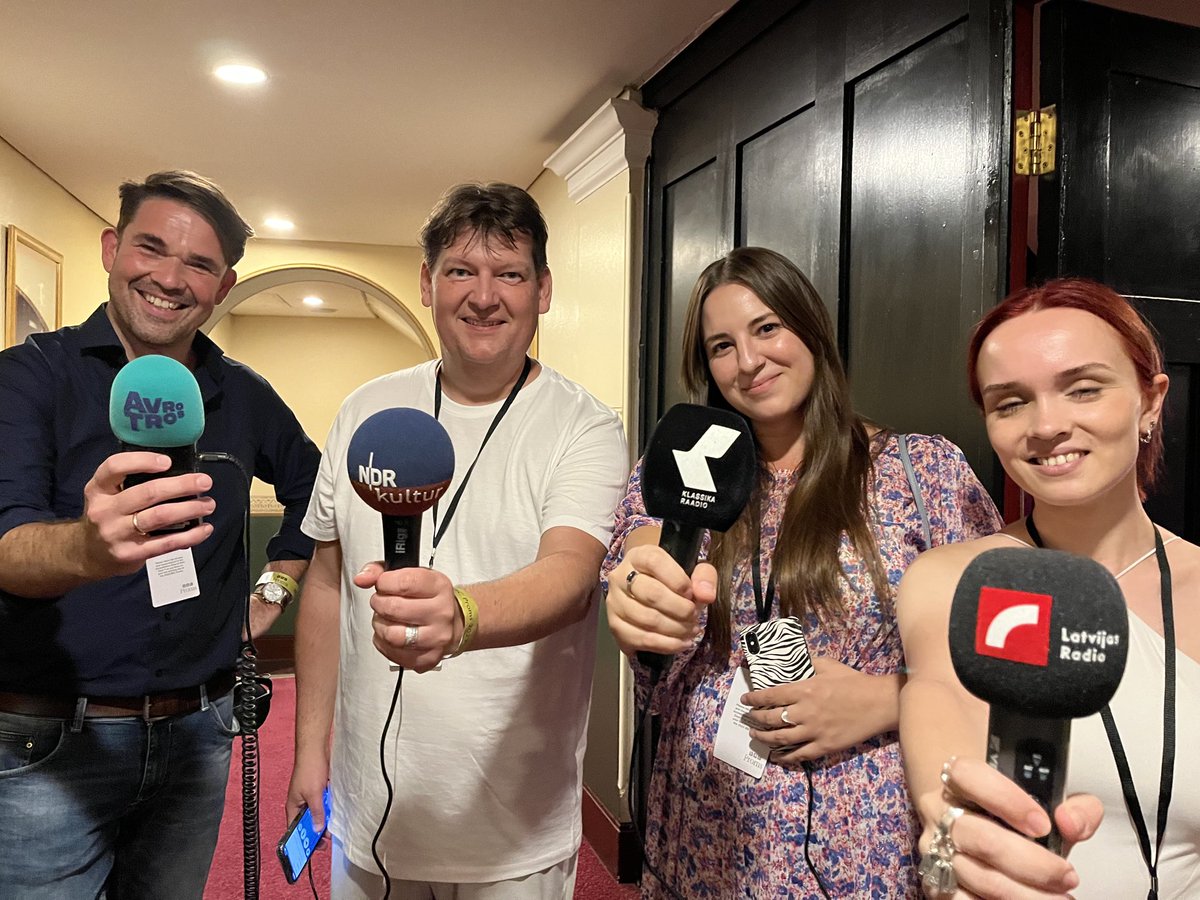 colleagues from public broadcasters in Germany, Latvia, Netherlands and Estonia - amongst the fourteen countries the last night ⁦@bbcproms⁩ is broadcast in tonight. All thanks to ⁦@EBU_HQ⁩ ⁦@BBCRadio3⁩ #EuropeanBroadcastingUnion