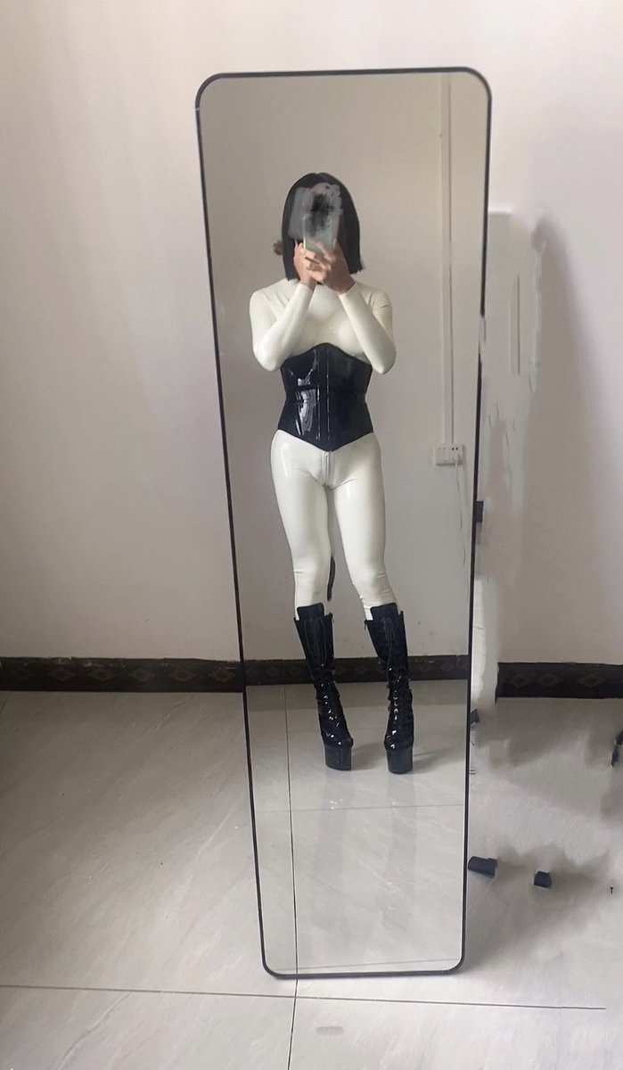 LatexSrw's tweet photo. #latex #胶衣 https://t.co/dWCTbxVtqD